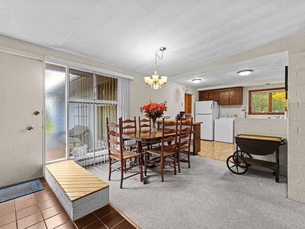 16 Sheffield Rd, Framingham, MA 01701