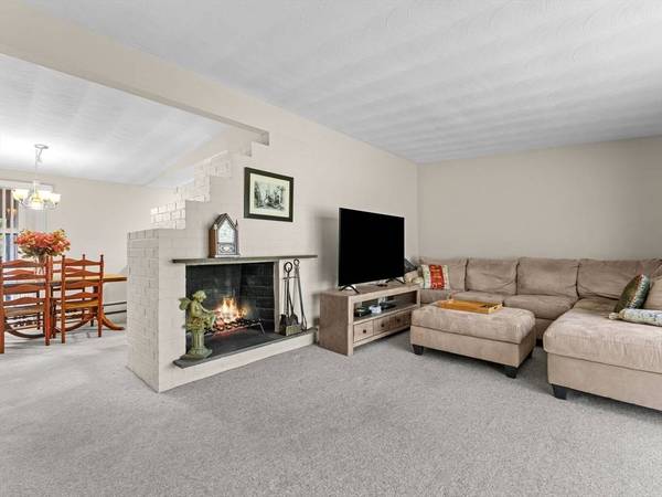16 Sheffield Rd, Framingham, MA 01701