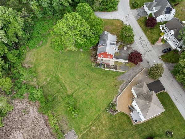 2 Woodcliffe Ave, Worcester, MA 01604