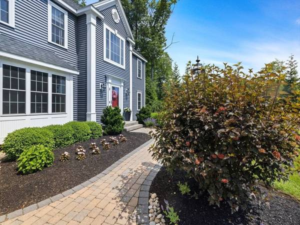8 Leeds Way, Southborough, MA 01772
