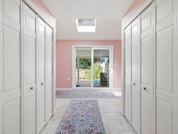 2 Foley Dr, Southborough, MA 01772