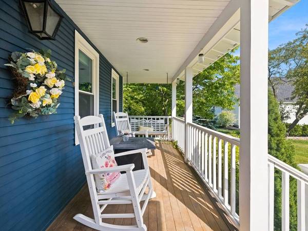2 Foley Dr, Southborough, MA 01772