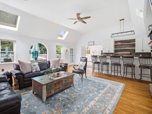 2 Foley Dr, Southborough, MA 01772
