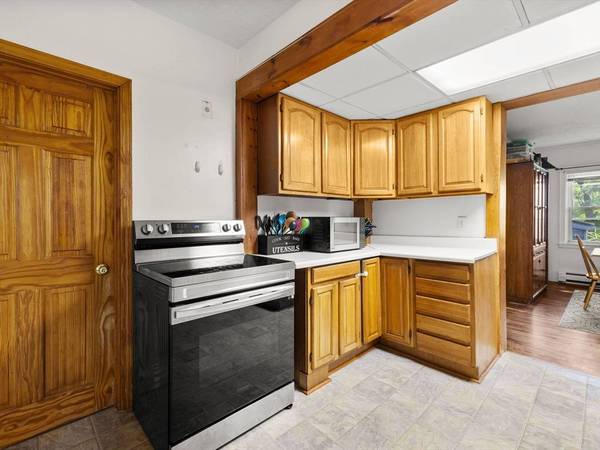 17 Tampa St, Worcester, MA 01604