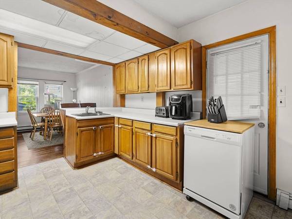 17 Tampa St, Worcester, MA 01604
