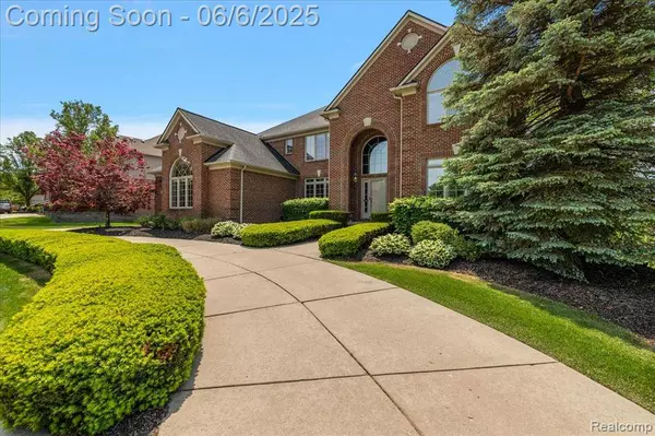 5847 Majestic Oaks Drive, Commerce Twp, MI 48382