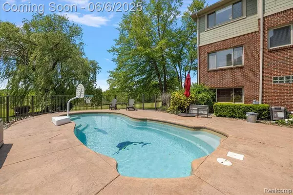 5847 Majestic Oaks Drive, Commerce Twp, MI 48382