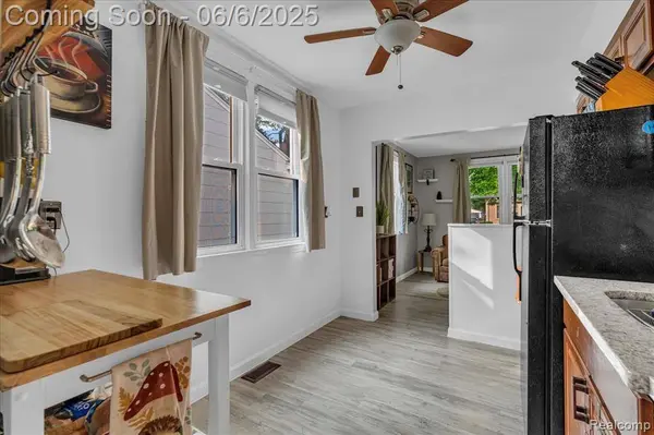 2180 Morris Avenue, Lincoln Park, MI 48146