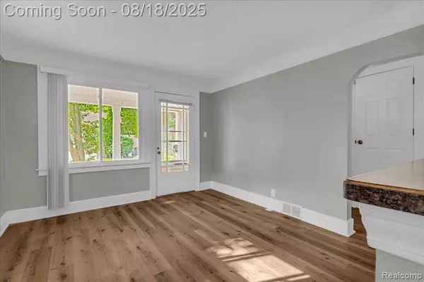 318 Clinton Street, Wyandotte, MI 48192