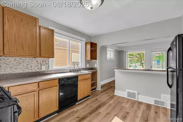 318 Clinton Street, Wyandotte, MI 48192