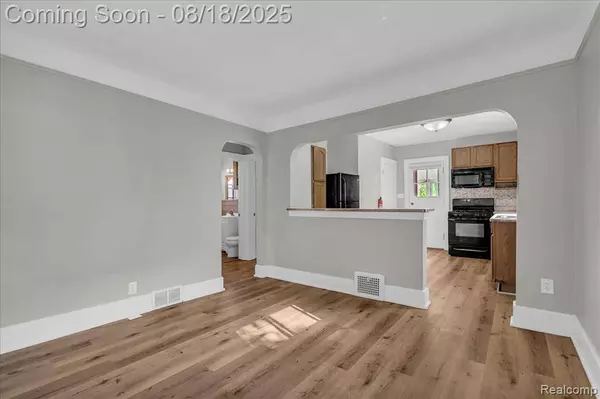 318 Clinton Street, Wyandotte, MI 48192