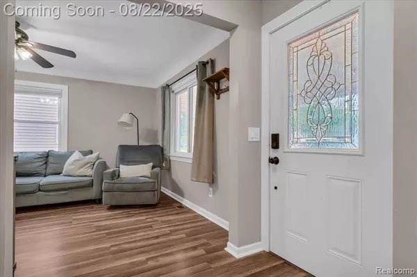 24368 Hopkins Street, Dearborn Heights, MI 48125