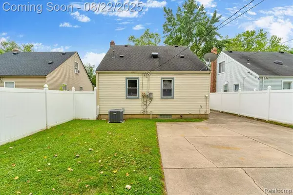 24368 Hopkins Street, Dearborn Heights, MI 48125