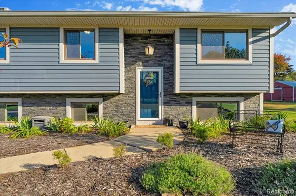 27520 West Road, Huron Twp, MI 48164