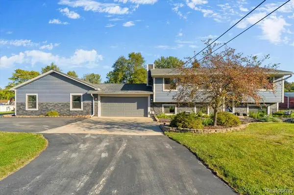 27520 West Road, Huron Twp, MI 48164