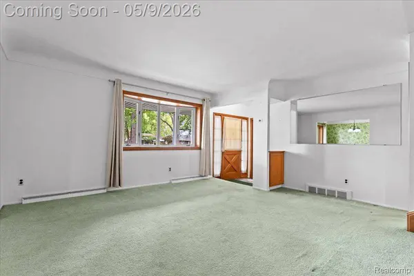 2600 Grange RD, Trenton, MI 48183