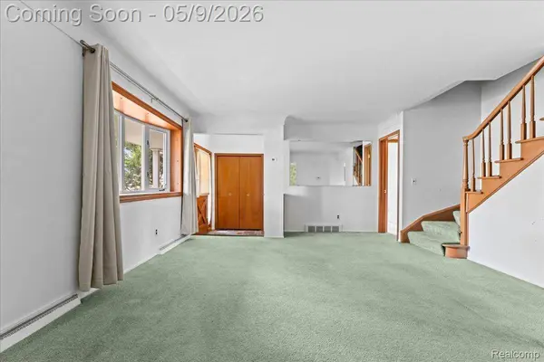 2600 Grange RD, Trenton, MI 48183