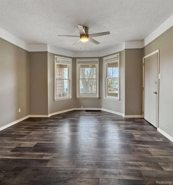 447 SYCAMORE ST #1, Wyandotte, MI 48192