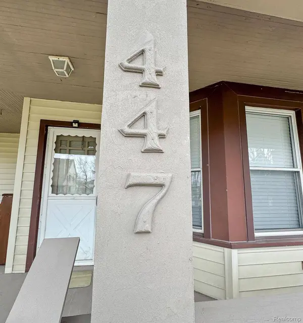 447 SYCAMORE ST #1, Wyandotte, MI 48192