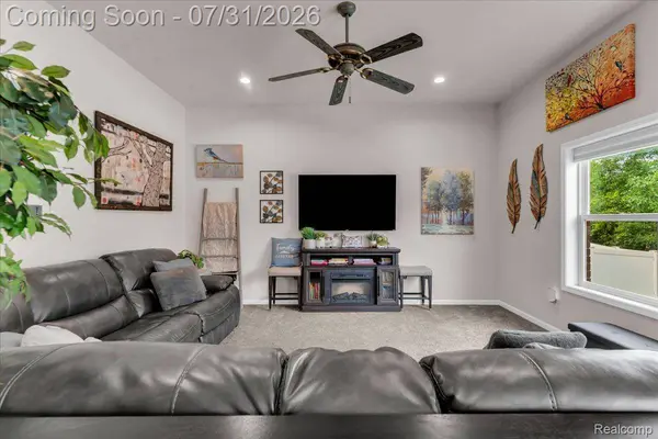 23990 Pennington LN, Brownstown Charter Township, MI 48134