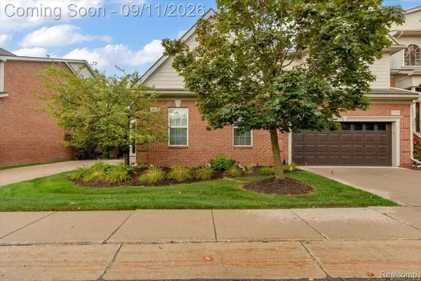 37525 Newburgh Park CIR, Livonia, MI 48152