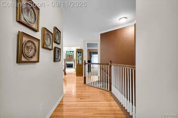 37525 Newburgh Park CIR, Livonia, MI 48152