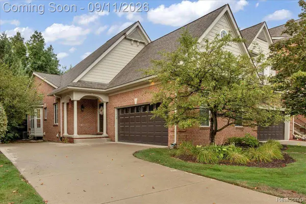 37525 Newburgh Park CIR, Livonia, MI 48152