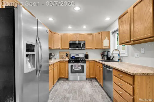 36255 Canyon DR, Westland, MI 48186