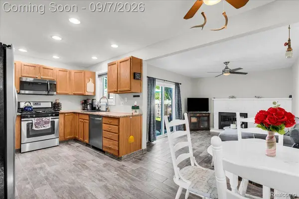36255 Canyon DR, Westland, MI 48186