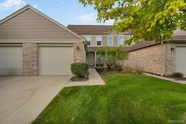 3947 Hunters CIR E, Originalcity, MI 48188