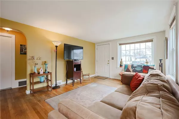 60 Clarner ST, Pawtucket, RI 02861