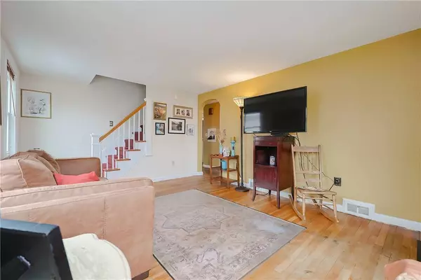 60 Clarner ST, Pawtucket, RI 02861