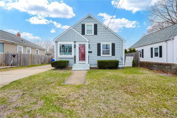 60 Clarner ST, Pawtucket, RI 02861