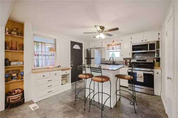 60 Clarner ST, Pawtucket, RI 02861