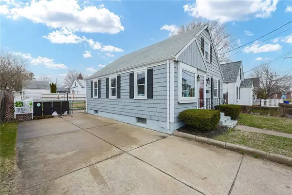 60 Clarner ST, Pawtucket, RI 02861