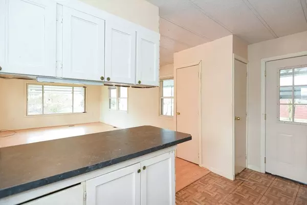 1 Thayer, Taunton, MA 02780