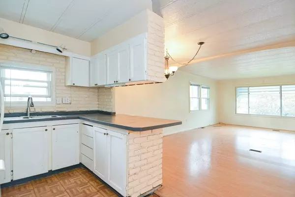 1 Thayer, Taunton, MA 02780