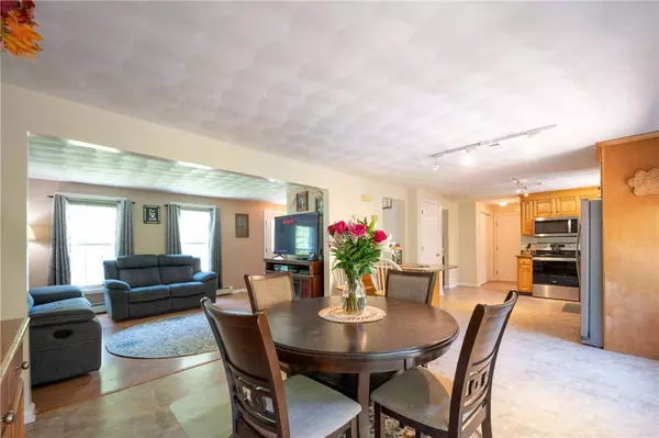 100 Whitney LN, Burrillville, RI 02858