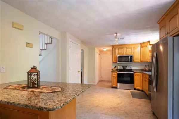 100 Whitney LN, Burrillville, RI 02858