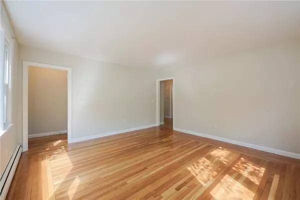 83 Vincent AVE, North Providence, RI 02904