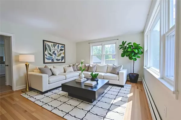 83 Vincent AVE, North Providence, RI 02904