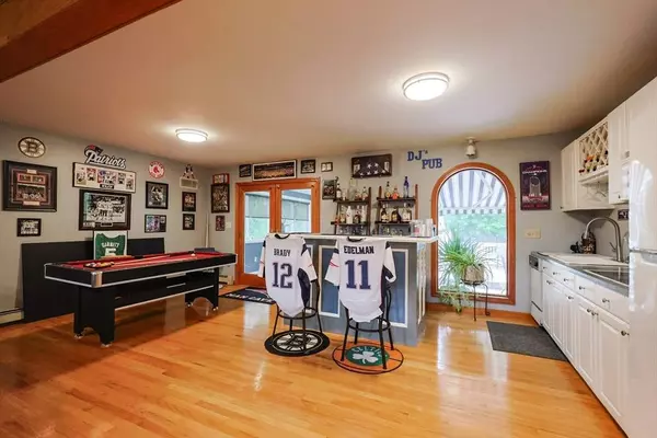 181 Sherman Ave, Seekonk, MA 02771