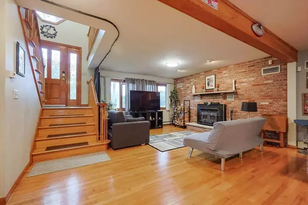 181 Sherman Ave, Seekonk, MA 02771