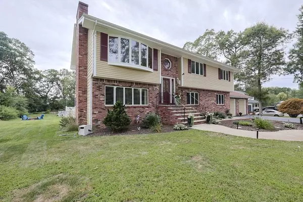 181 Sherman Ave, Seekonk, MA 02771