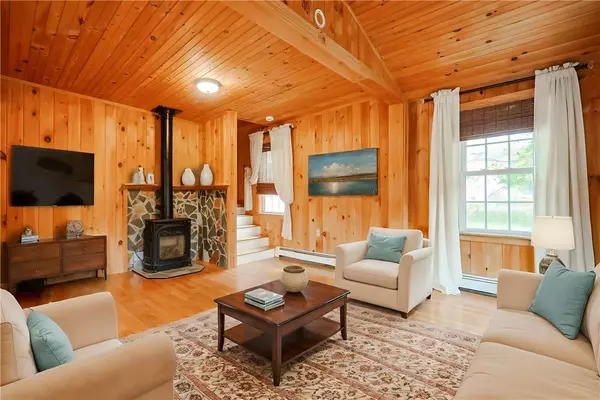 65 Milton AVE, North Smithfield, RI 02896