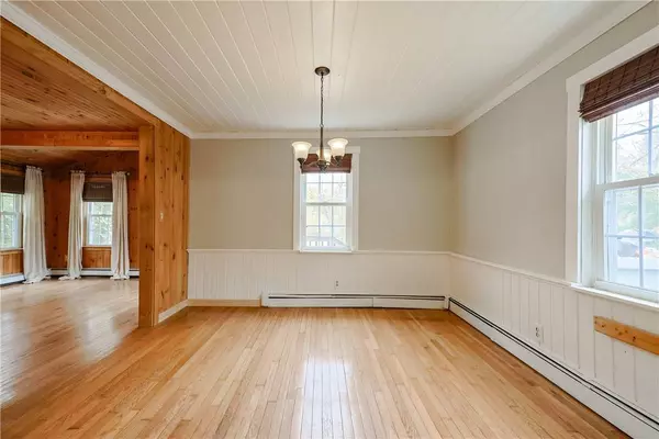 65 Milton AVE, North Smithfield, RI 02896