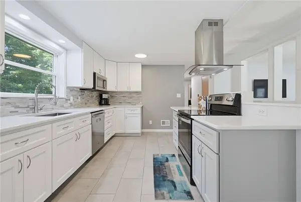 15 Austin DR, Cumberland, RI 02864