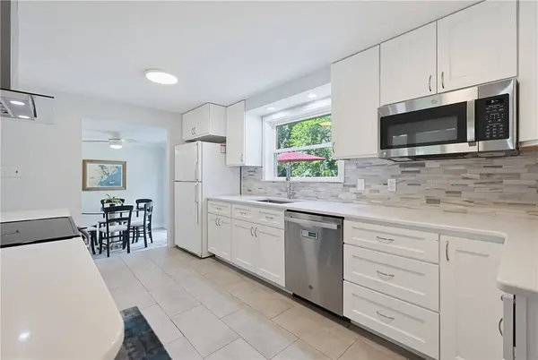 15 Austin DR, Cumberland, RI 02864