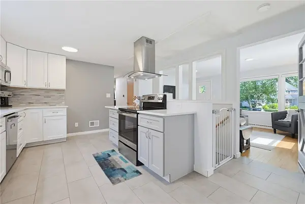 15 Austin DR, Cumberland, RI 02864