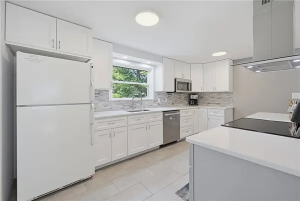 15 Austin DR, Cumberland, RI 02864